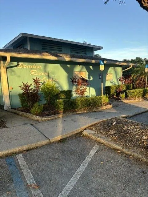 907 50TH STREET E Bradenton, FL 34208