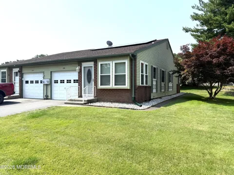 35 Easton Drive #B