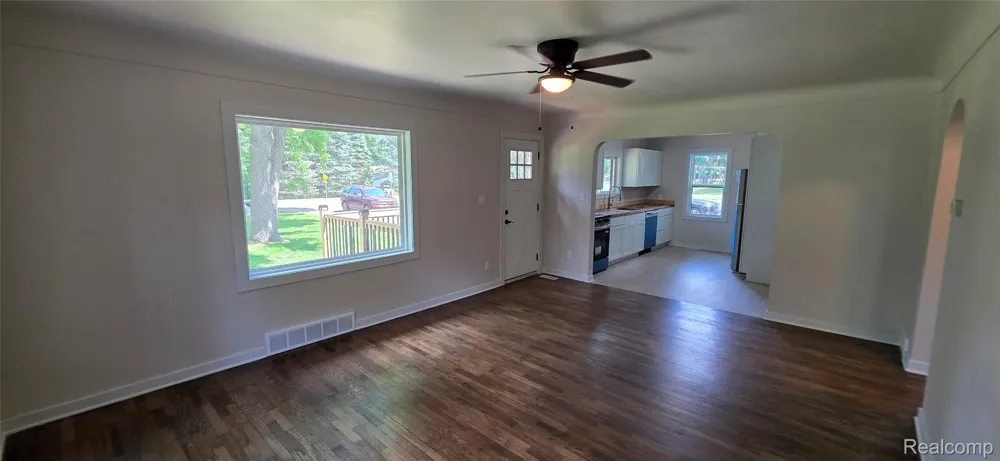 9205 Neff Road Vienna Charter Township, MI 48420