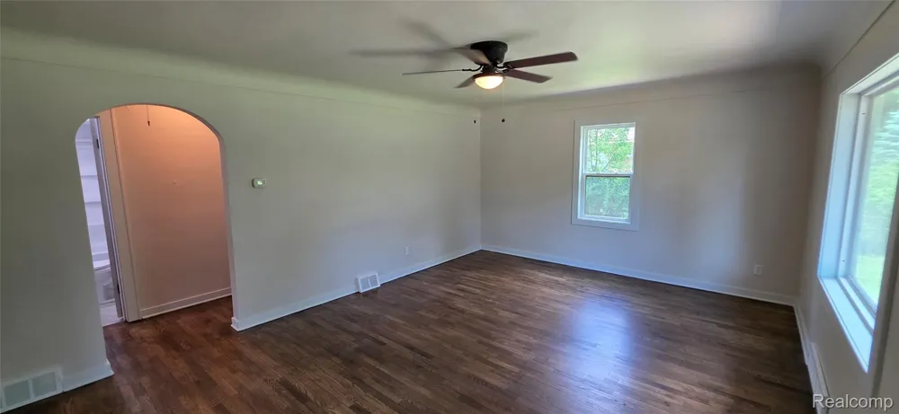 9205 Neff Road Vienna Charter Township, MI 48420