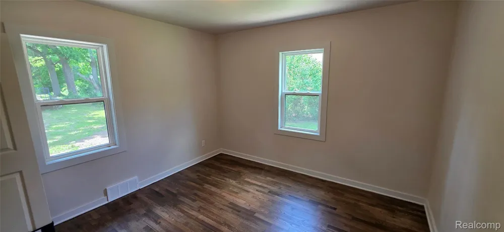 9205 Neff Road Vienna Charter Township, MI 48420