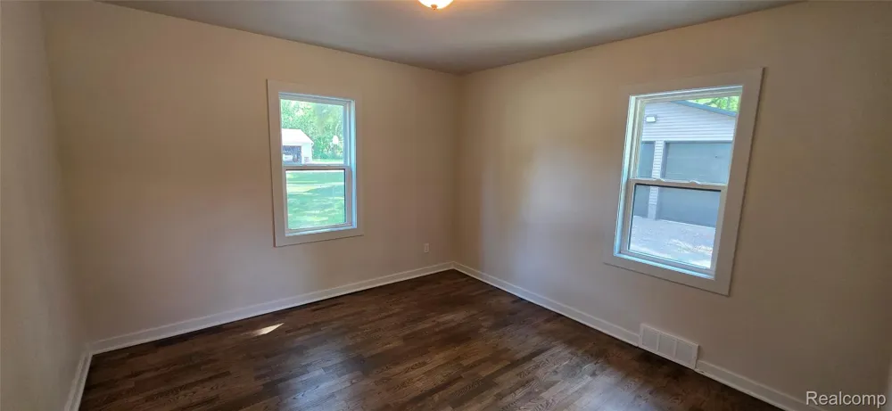 9205 Neff Road Vienna Charter Township, MI 48420