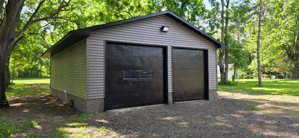 9205 Neff Road Vienna Charter Township, MI 48420