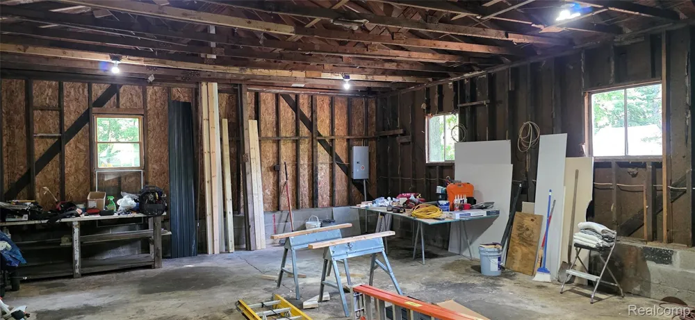 9205 Neff Road Vienna Charter Township, MI 48420