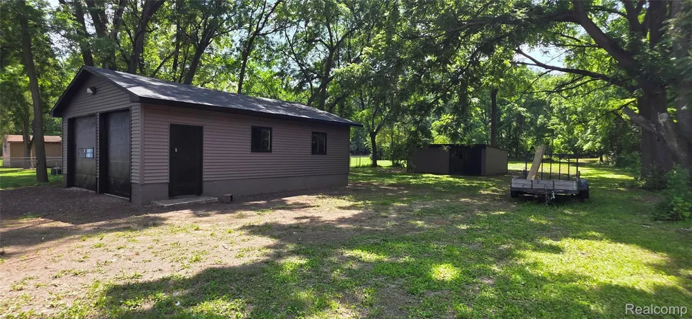 9205 Neff Road Vienna Charter Township, MI 48420