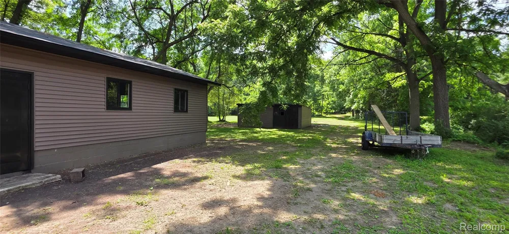 9205 Neff Road Vienna Charter Township, MI 48420