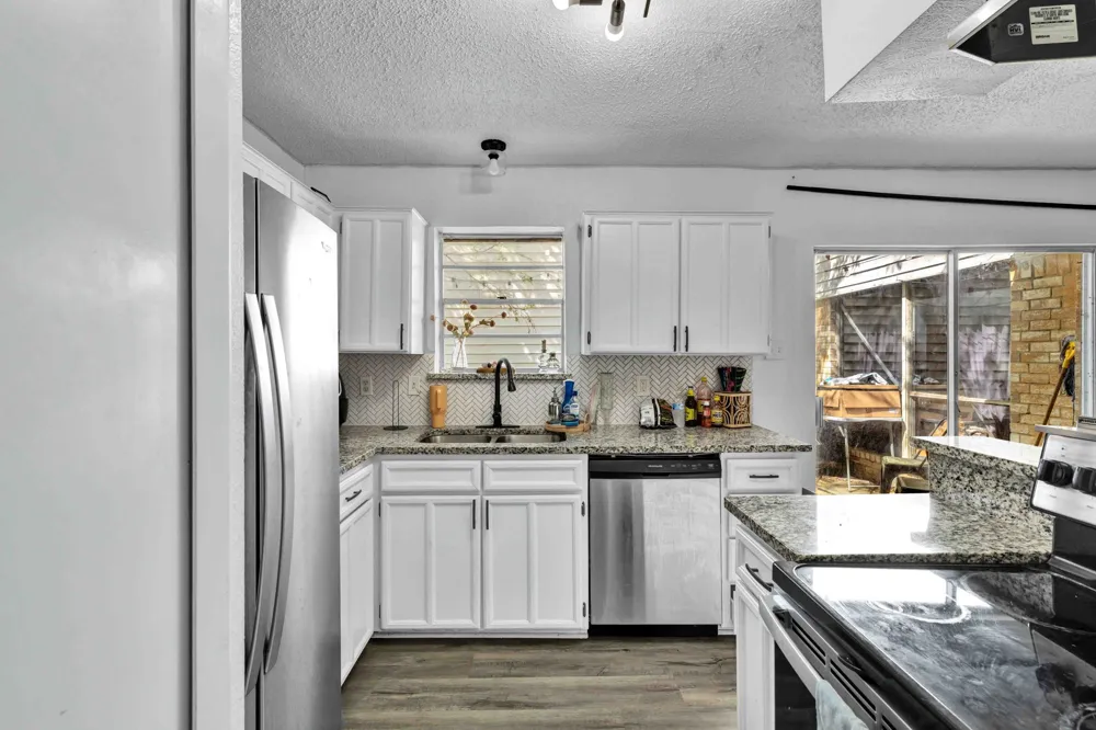 4904 Rollingwood Court Garland, TX 75043