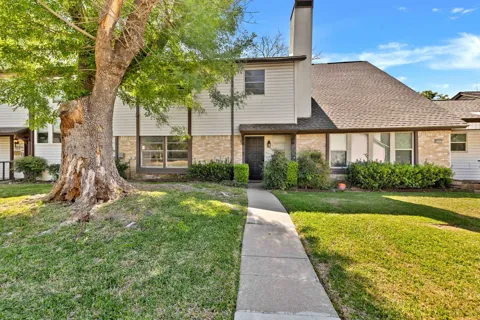 4904 Rollingwood Court