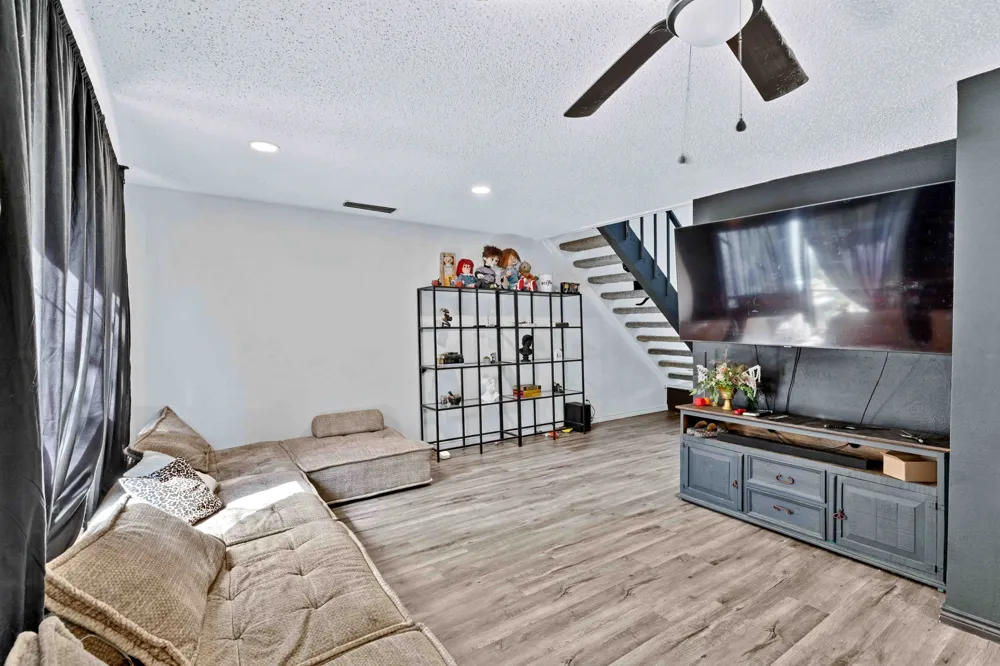 4904 Rollingwood Court Garland, TX 75043