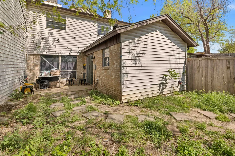 4904 Rollingwood Court Garland, TX 75043