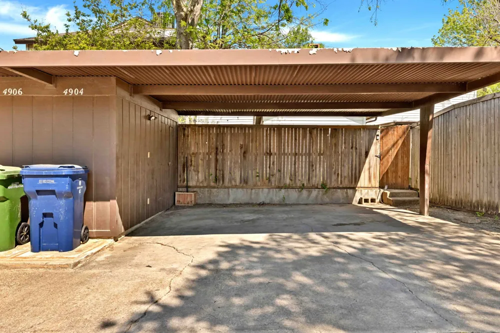 4904 Rollingwood Court Garland, TX 75043