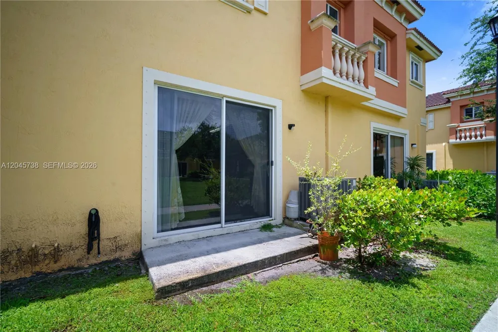 8915 SW 19th St Miramar, FL 33025