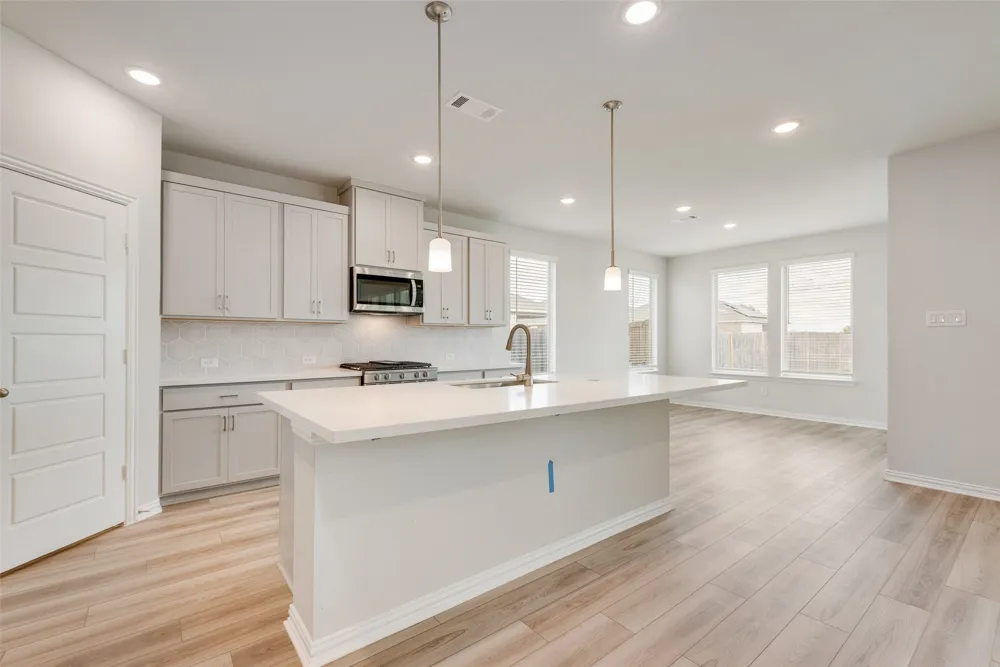 512 Marcus Lane Crowley, TX 76036