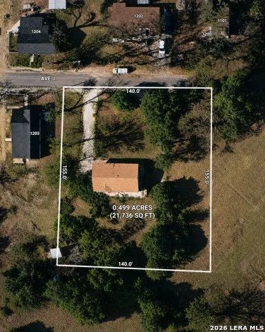 1201 Avenue J Hondo, TX 78861