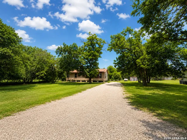 1201 Avenue J Hondo, TX 78861
