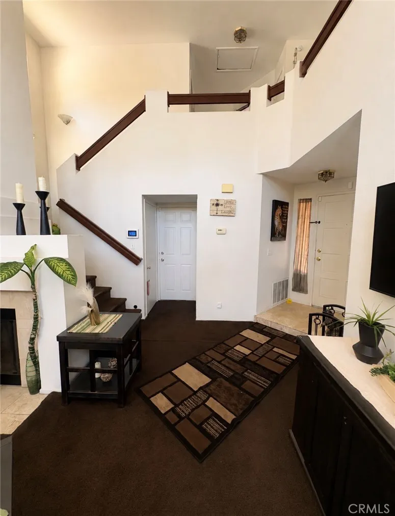 385 Greenwood Court Pomona, CA 91766