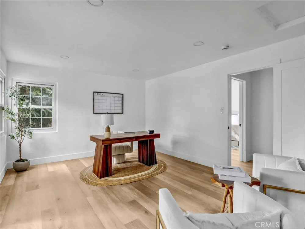 8831 Glider Avenue Los Angeles, CA 90045