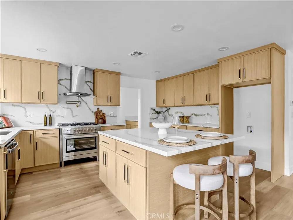 8831 Glider Avenue Los Angeles, CA 90045
