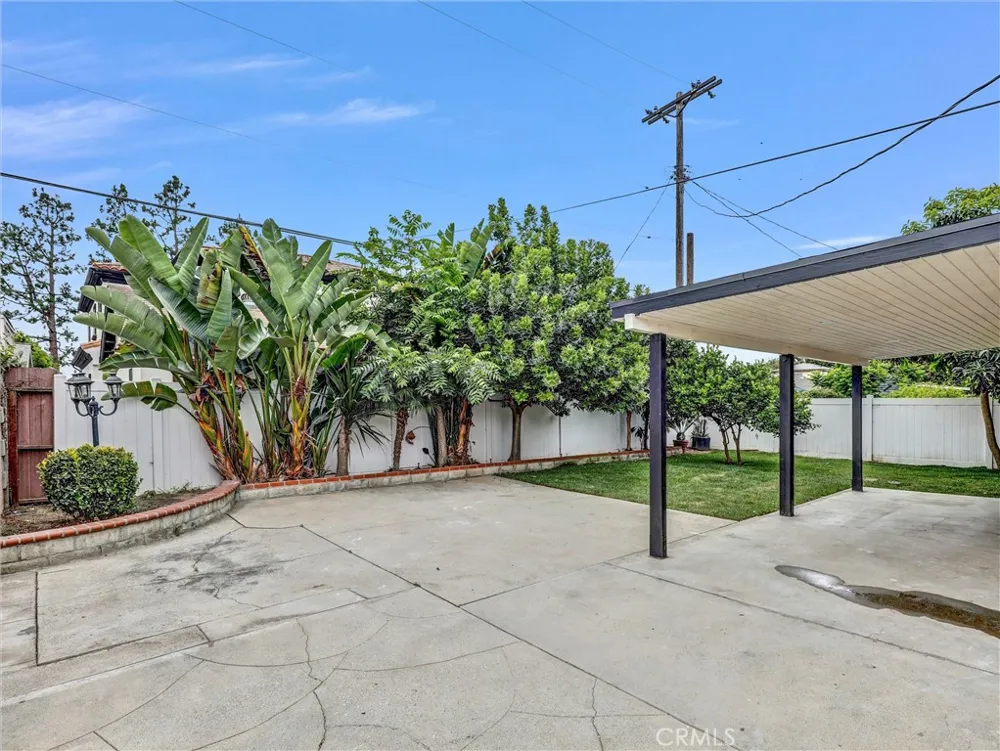 8831 Glider Avenue Los Angeles, CA 90045
