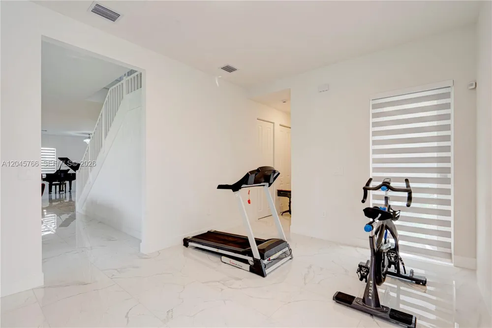 4367 SW 123 ln Davie, FL 33330