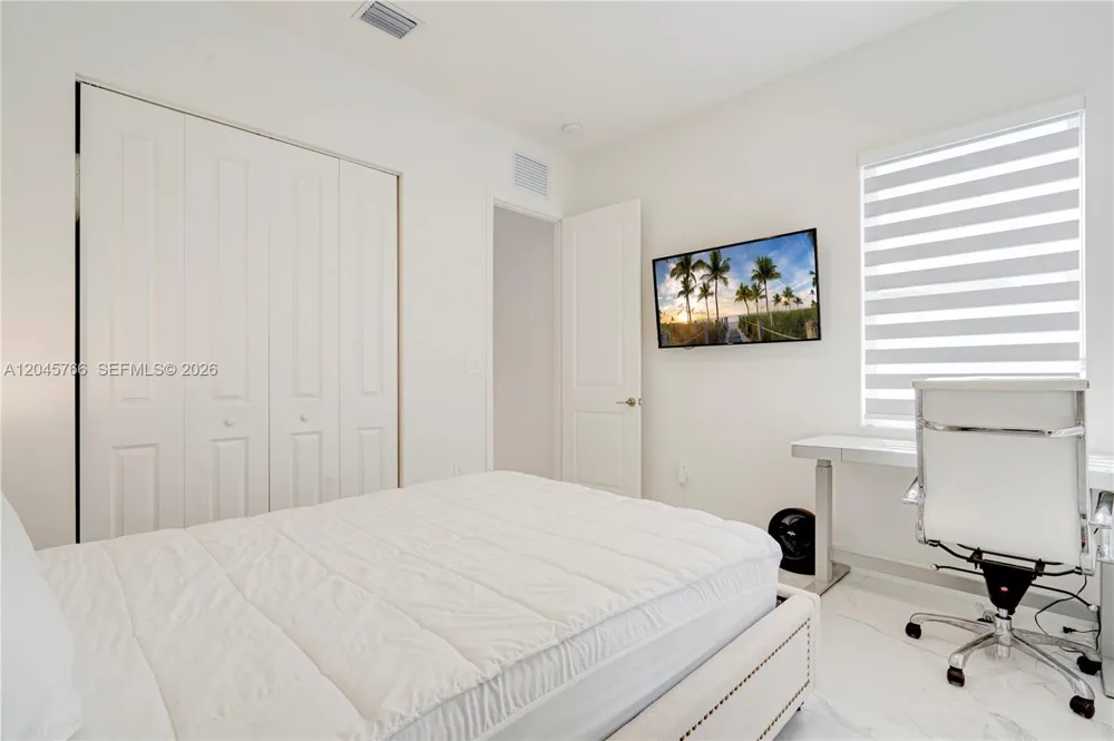 4367 SW 123 ln Davie, FL 33330