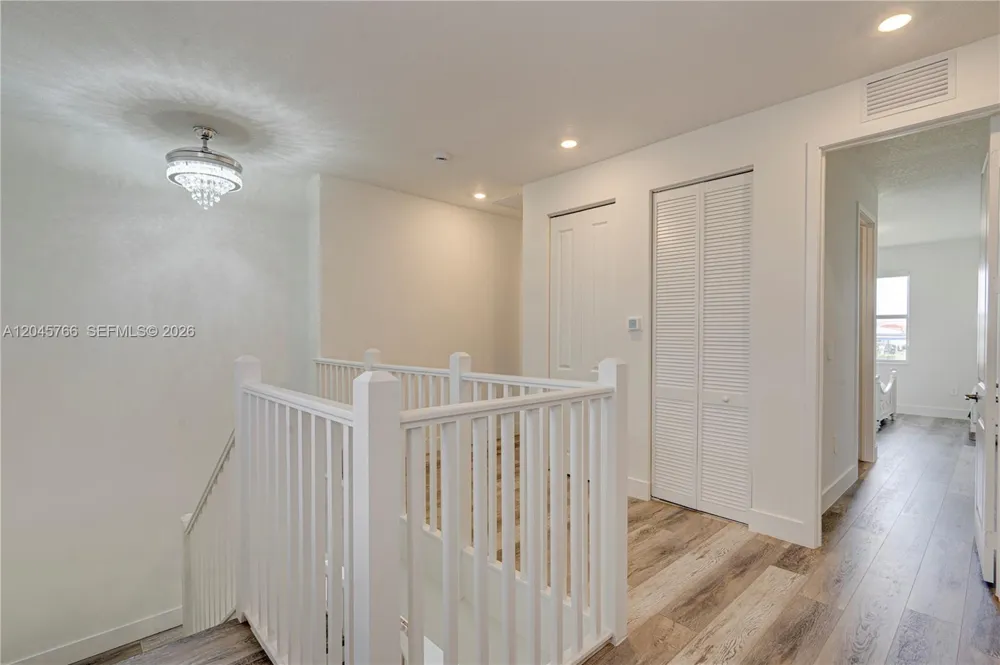 4367 SW 123 ln Davie, FL 33330