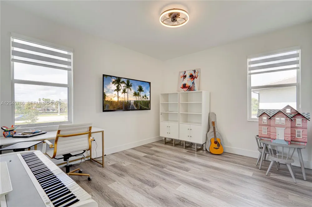 4367 SW 123 ln Davie, FL 33330