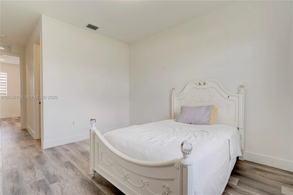 4367 SW 123 ln Davie, FL 33330