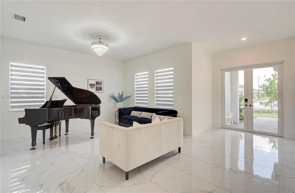 4367 SW 123 ln Davie, FL 33330