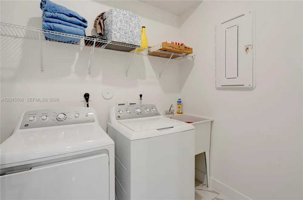 4367 SW 123 ln Davie, FL 33330
