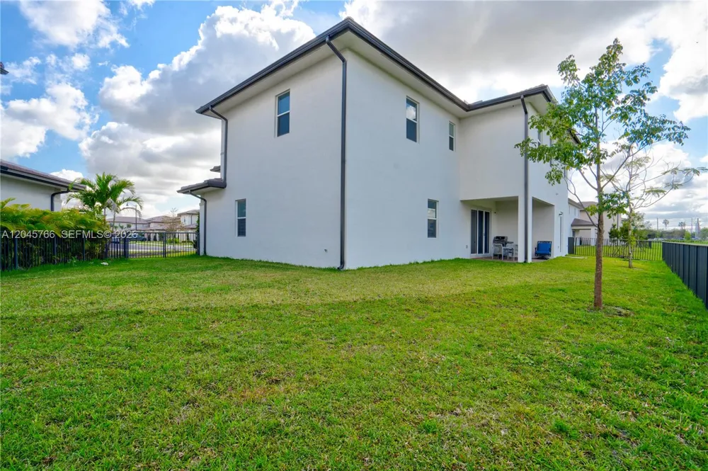 4367 SW 123 ln Davie, FL 33330
