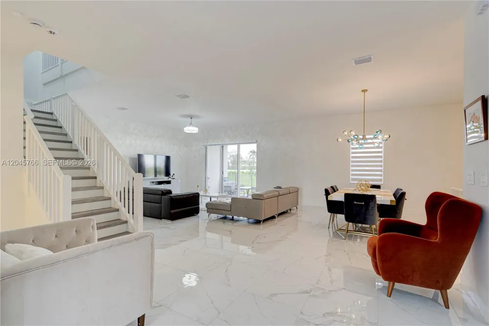 4367 SW 123 ln Davie, FL 33330