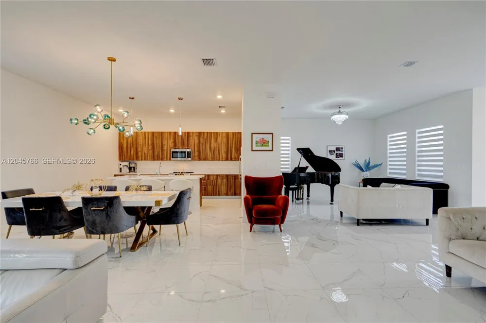4367 SW 123 ln Davie, FL 33330
