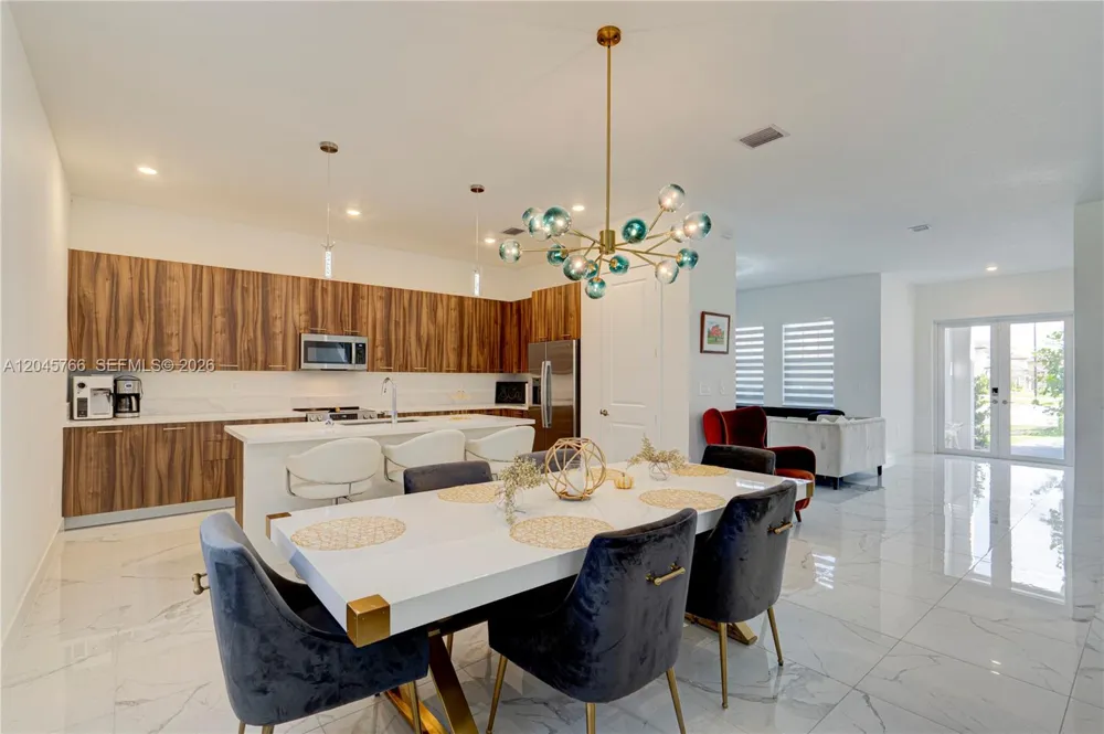 4367 SW 123 ln Davie, FL 33330