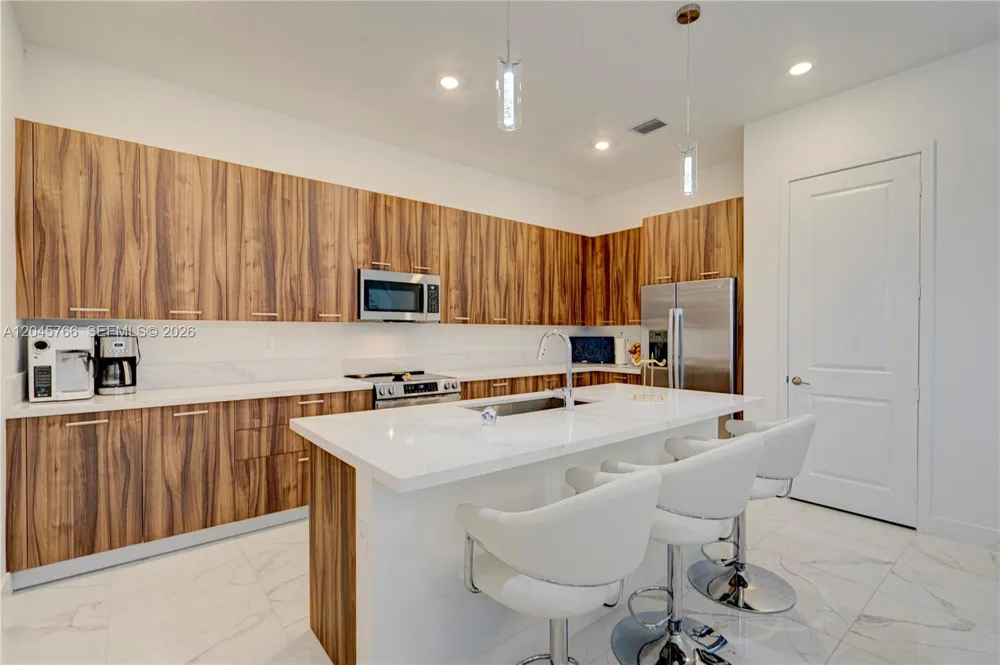 4367 SW 123 ln Davie, FL 33330