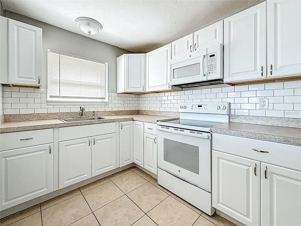 107 154TH AVENUE #2 Madeira Beach, FL 33708