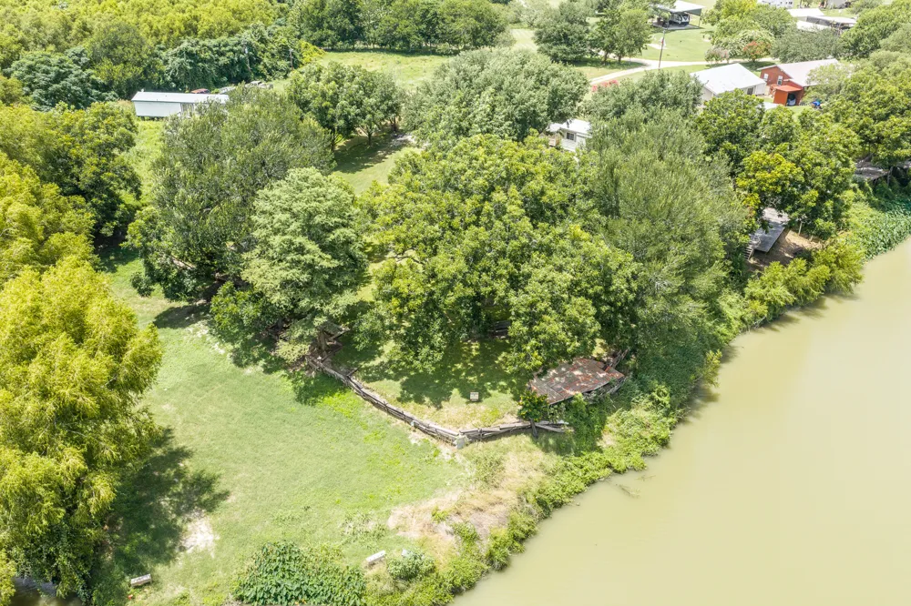 22 Goodwin (Road) Lane Gonzales, TX 78629