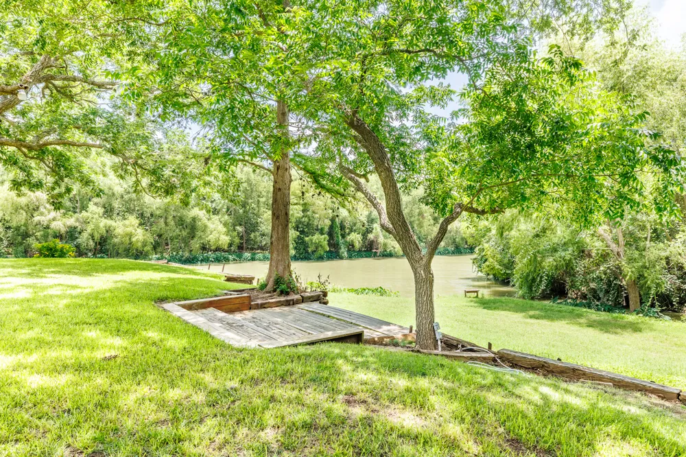 22 Goodwin (Road) Lane Gonzales, TX 78629