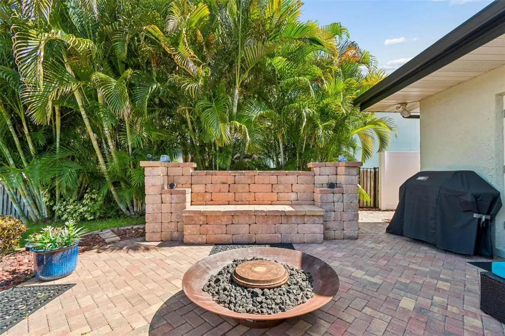 725 DEL ORO DRIVE Safety Harbor, FL 34695