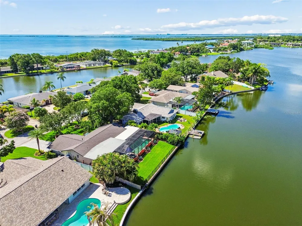 725 DEL ORO DRIVE Safety Harbor, FL 34695