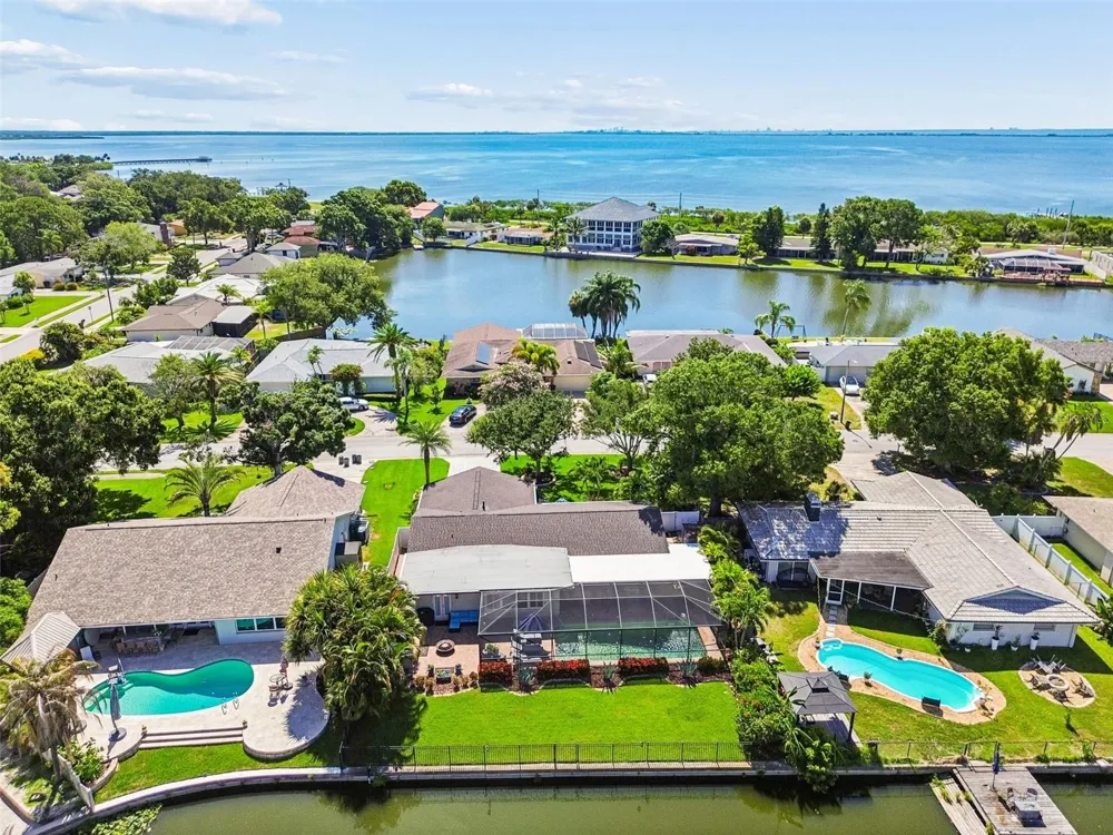 725 DEL ORO DRIVE Safety Harbor, FL 34695