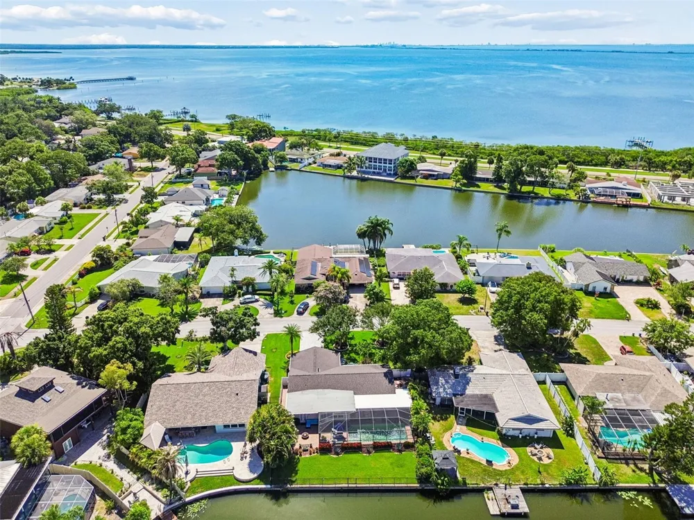 725 DEL ORO DRIVE Safety Harbor, FL 34695