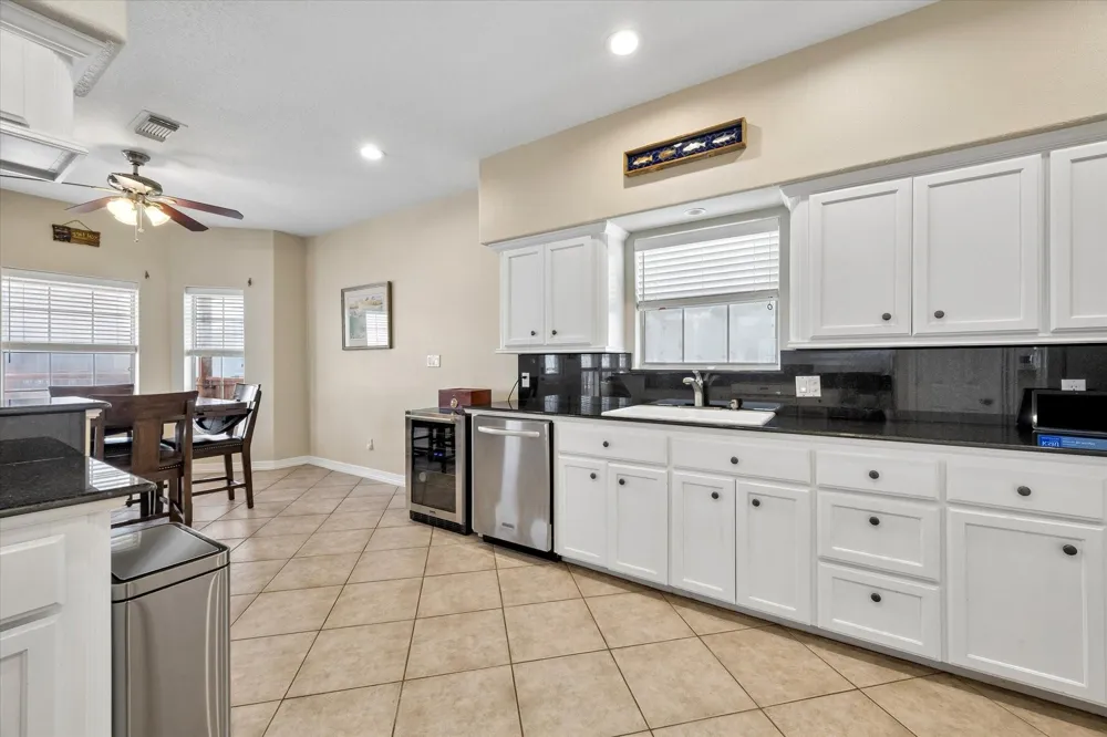 506 Westerly Drive Tiki Island, TX 77554