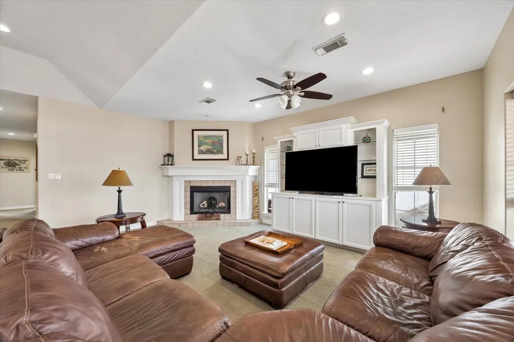 506 Westerly Drive Tiki Island, TX 77554