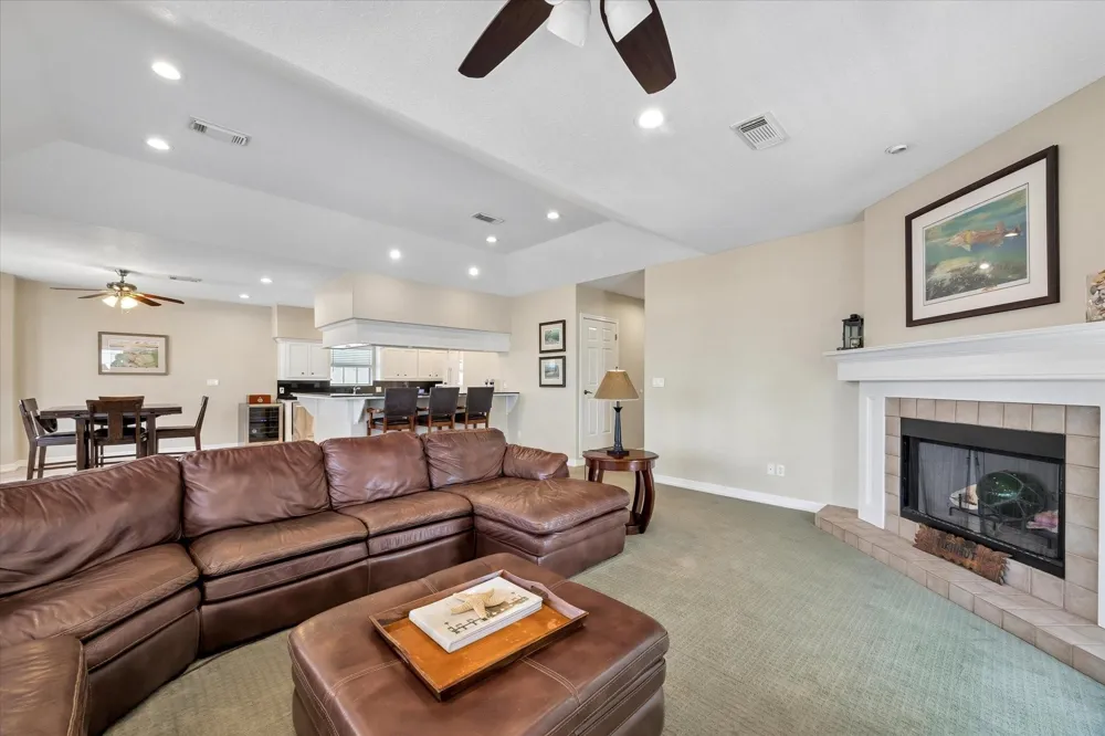 506 Westerly Drive Tiki Island, TX 77554