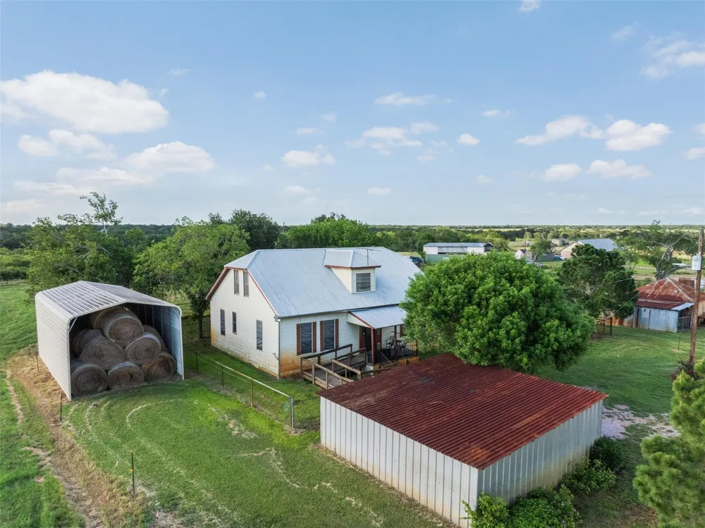 1546 County Road 203 Paige, TX 78659