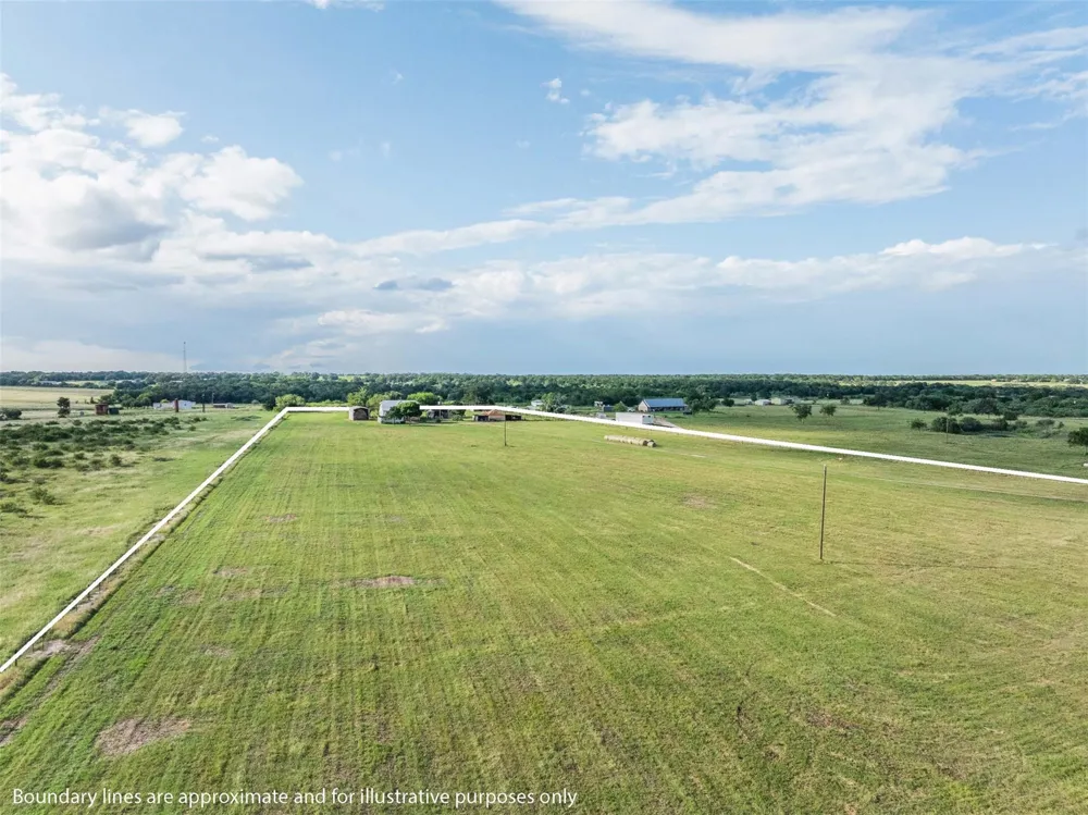 1546 County Road 203 Paige, TX 78659