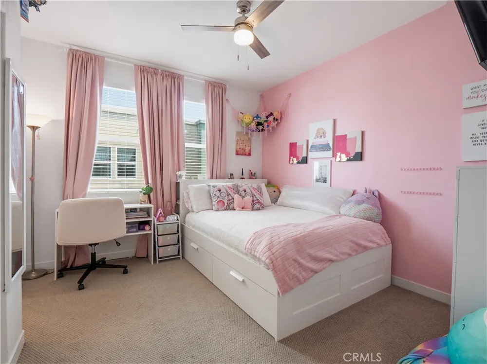 27013 Hummingbird Lane Valencia, CA 91381
