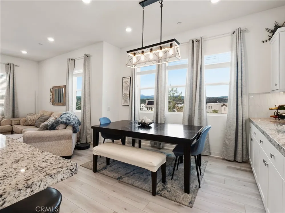 27013 Hummingbird Lane Valencia, CA 91381