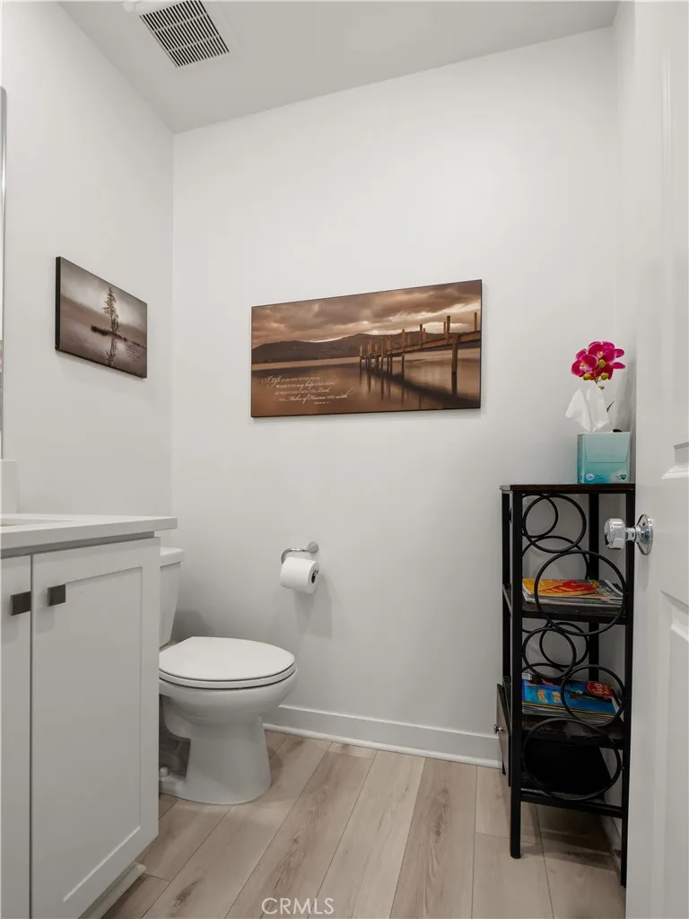 27013 Hummingbird Lane Valencia, CA 91381